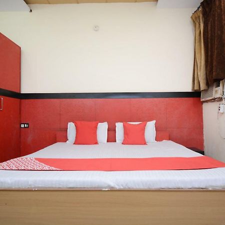 Oyo 29852 Hotel Golden View Abadpura Buitenkant foto
