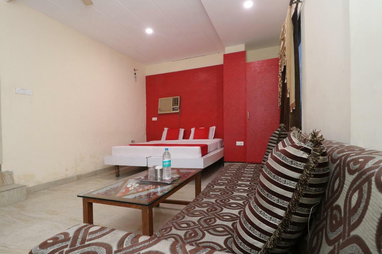 Oyo 29852 Hotel Golden View Abadpura Buitenkant foto