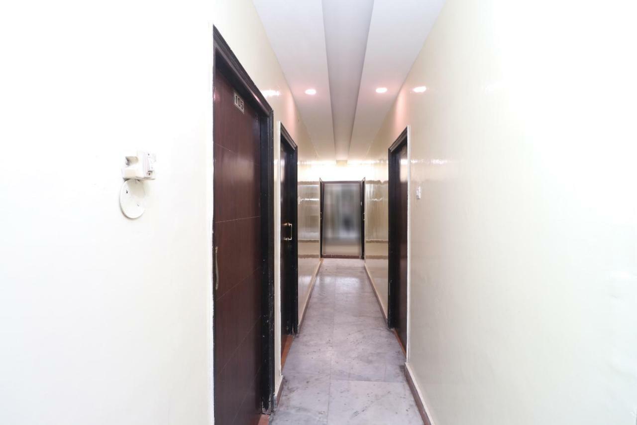 Oyo 29852 Hotel Golden View Abadpura Buitenkant foto